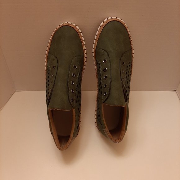 slide hollow out round toe sneakers